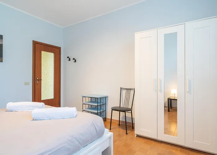 Jasmine Lilla - In With Terrace Lierna