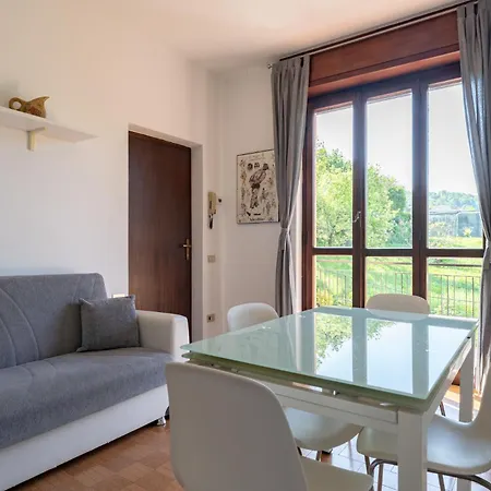 Jasmine Lilla - In With Terrace * 列尔纳