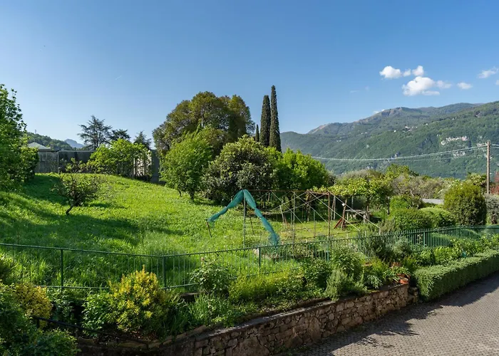 Jasmine Lilla - In With Terrace Apartamento