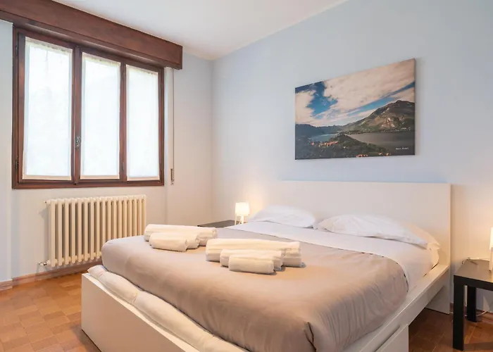 Jasmine Lilla - In With Terrace Lierna