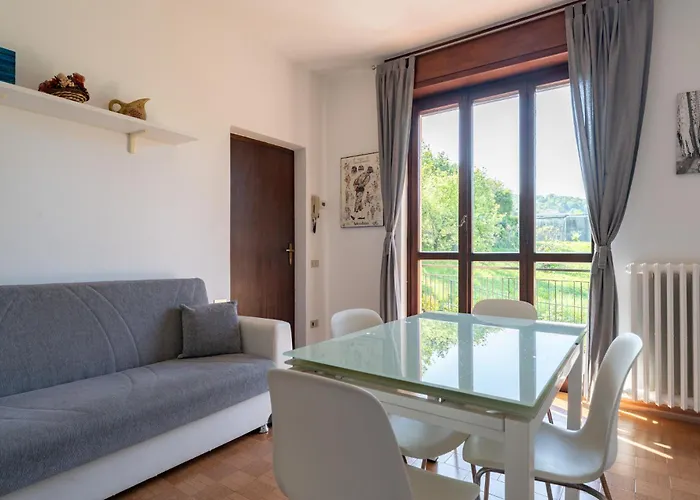 Jasmine Lilla - In With Terrace * Lierna