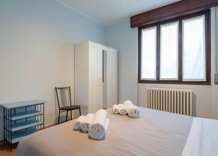 Jasmine Lilla - In With Terrace Apartament