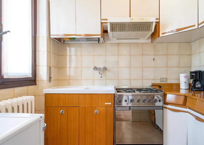 Jasmine Lilla - In With Terrace Apartament Lierna